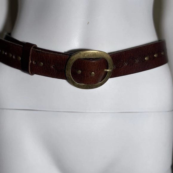 VTG Brown Leather TOOLED Belt Hippie Style 70s Women's Sz L Brass Buckle Studs - Picture 2 of 14